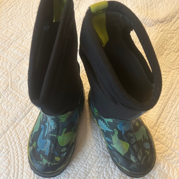 Kids size 10 insulated bogs - Picture 1 of 7